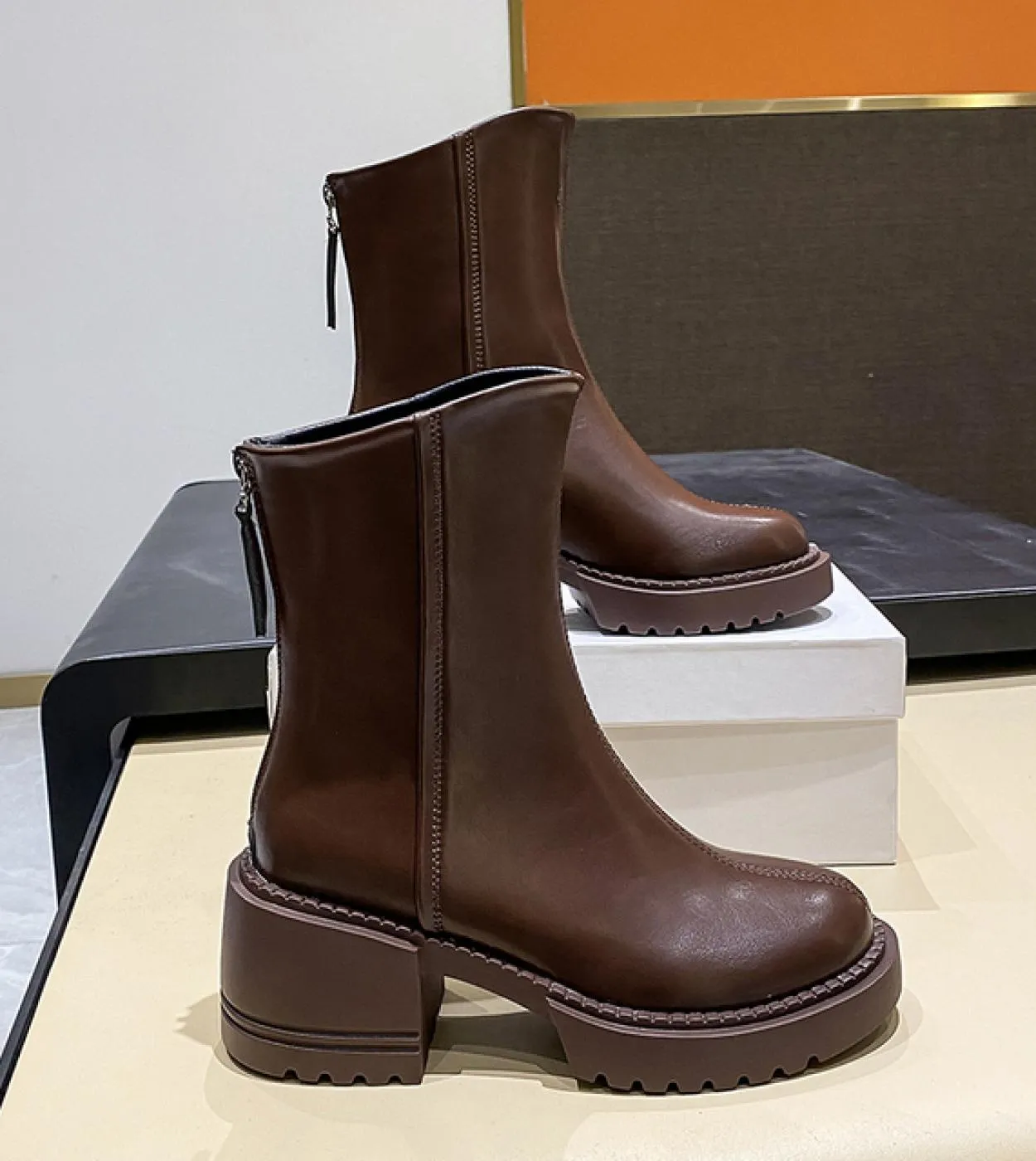 2022 stivali Chelsea con plateau con tacco spesso per donna stivali con design con cerniera alla moda stivali con punta tonda in