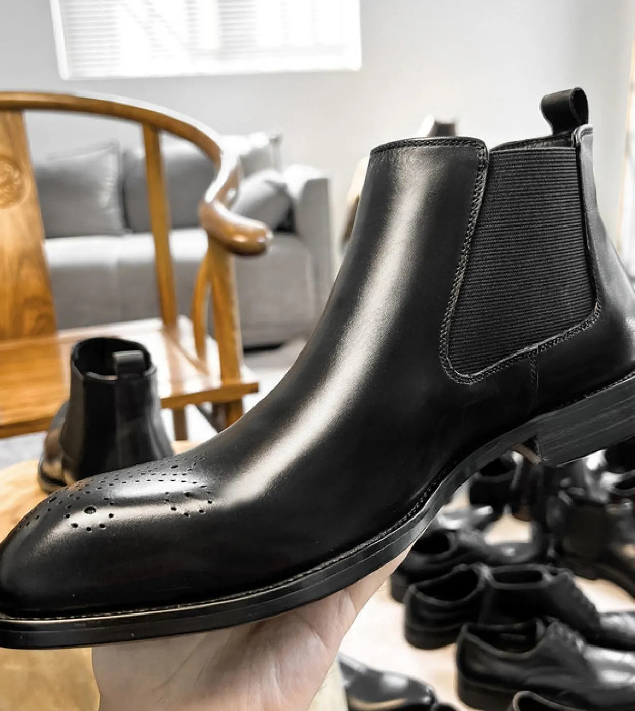 2022 Stivali da uomo autunnali Nuovo stile di lusso in vera pelle Slip On Classic British Trend Brand Ankle Chelsea Brogues Shoe
