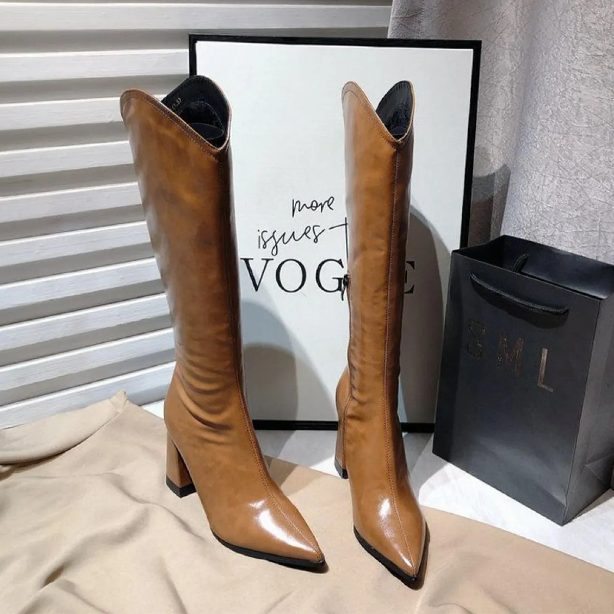 2023 Donne di Inverno Tacchi Alti Stivali Da Moto Chunky Scarpe Alte Al Ginocchio New Fad Scarpe A Punta Pompe Stivali Chelsea G
