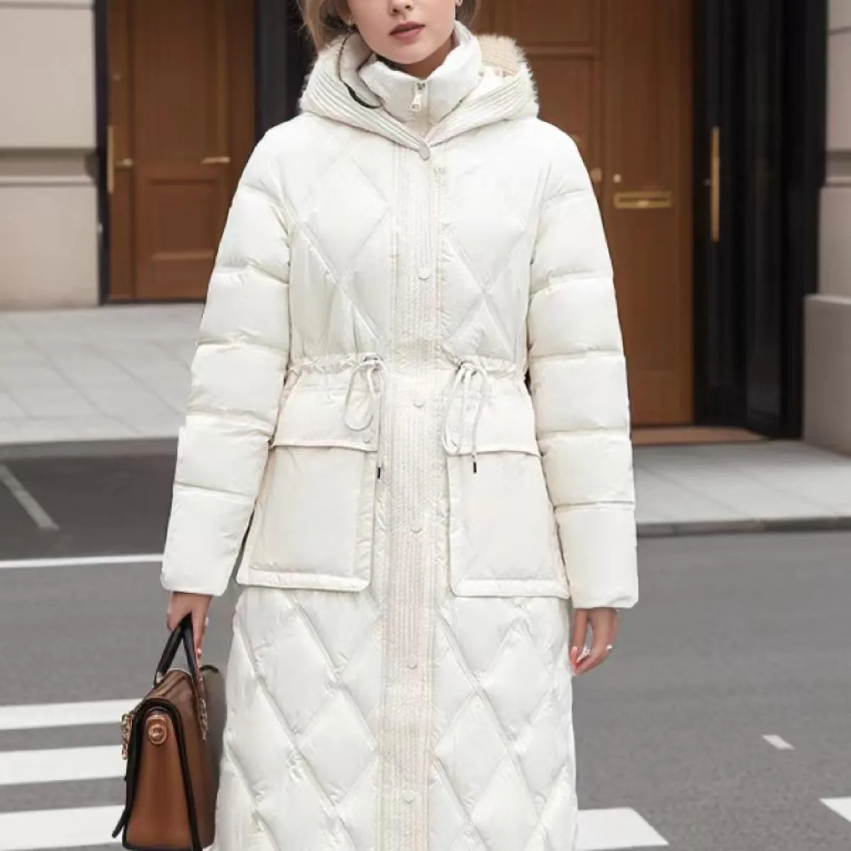 2023 Giacca da neve di media lunghezza con cappuccio in piumino imbottito in cotone invernale da donna Parka vita sottile con co
