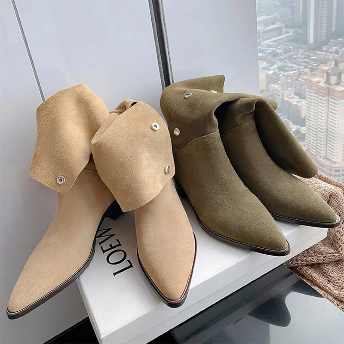2023 inverno a metà polpaccio stivali da moto di marca di lusso scarpe da donna nuovi tacchi medi stivali Chelsea gladiatore pom