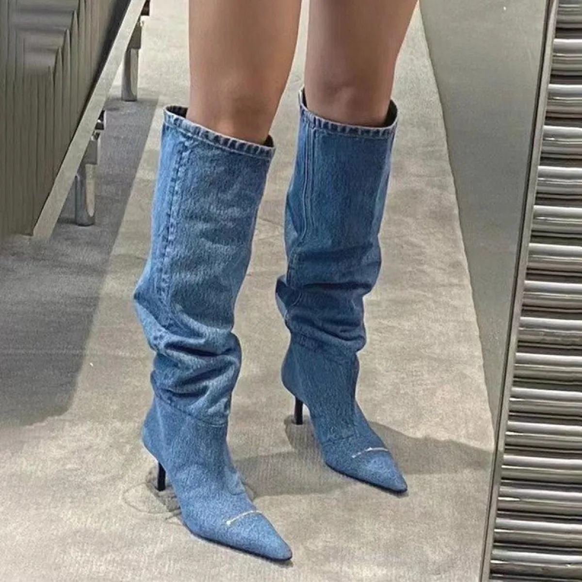 2023 Nuovo Marchio di Lusso Inverno Stivali Alti Al Ginocchio da Moto Donna Punta a Punta Tacco Medio Scarpe Stivali Chelsea Got