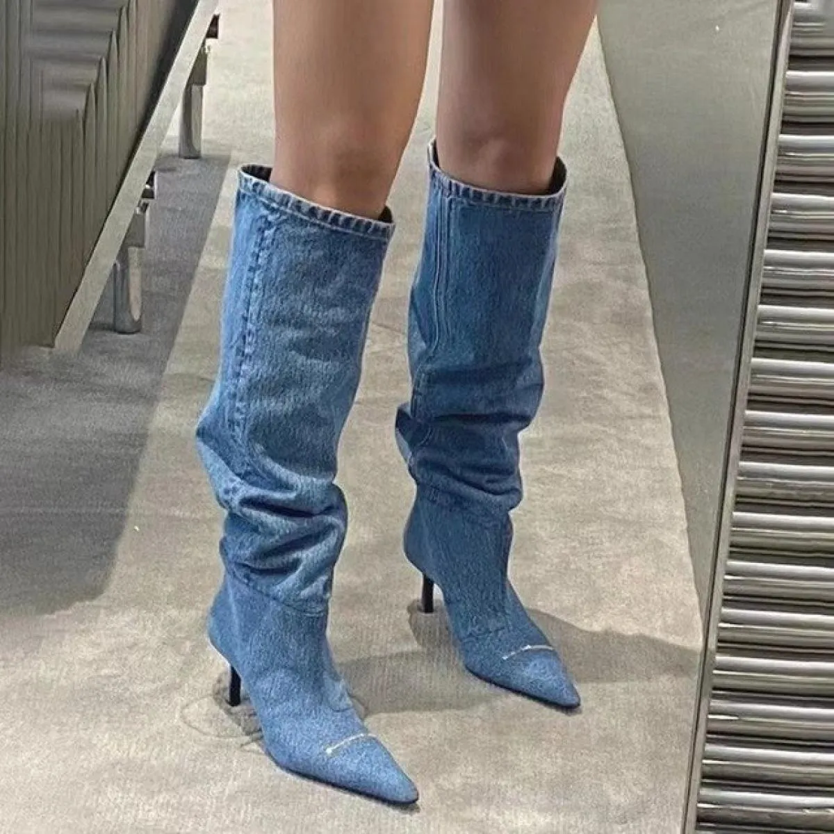 2023 Nuovo Marchio di Lusso Inverno Stivali Alti Al Ginocchio da Moto Donna Punta a Punta Tacco Medio Scarpe Stivali Chelsea Got