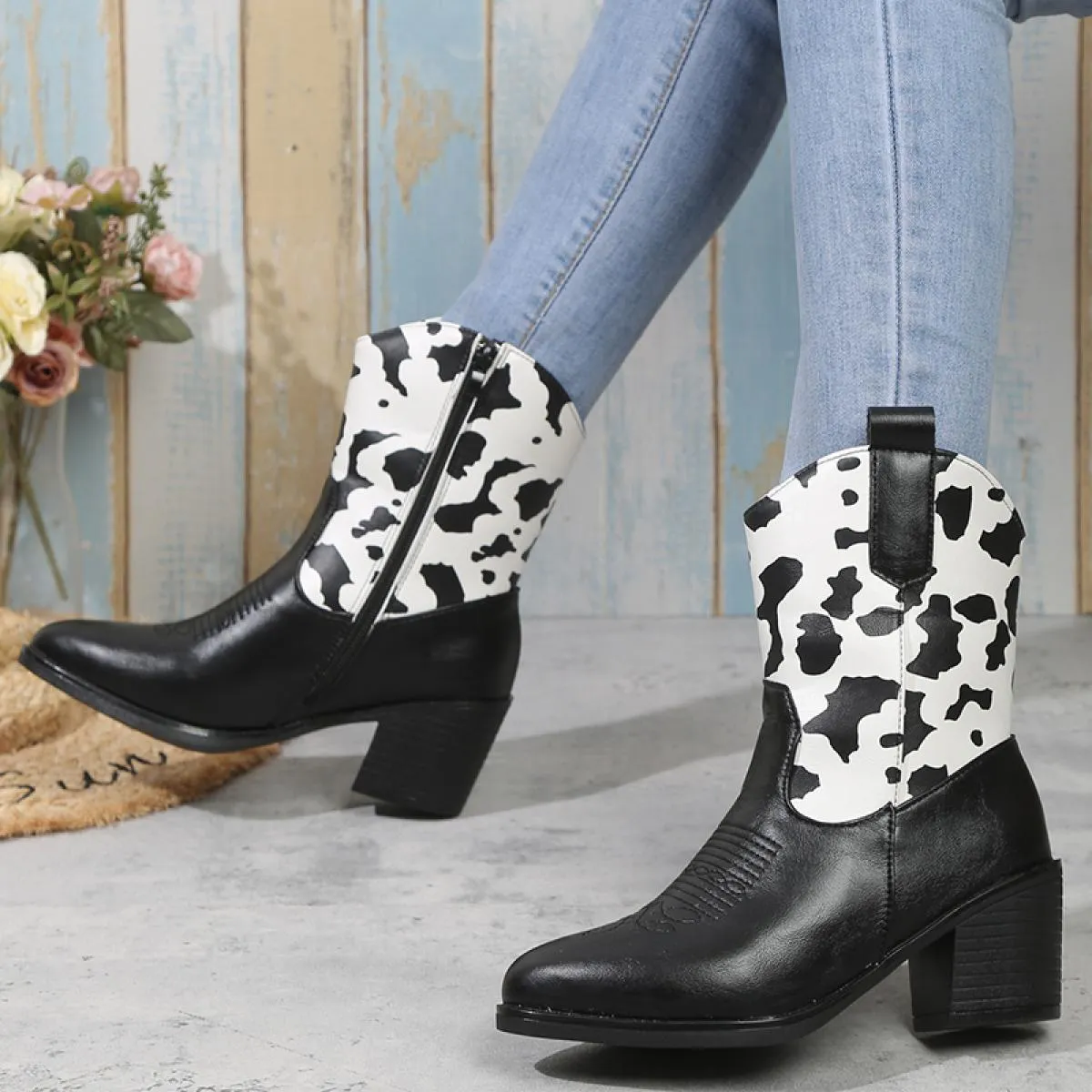 2023 Punta a punta New Chunky a metà polpaccio Chelsea Boots Donna Tacchi medi Moto Neve Botas Goth Inverno Designer Pumps Muje