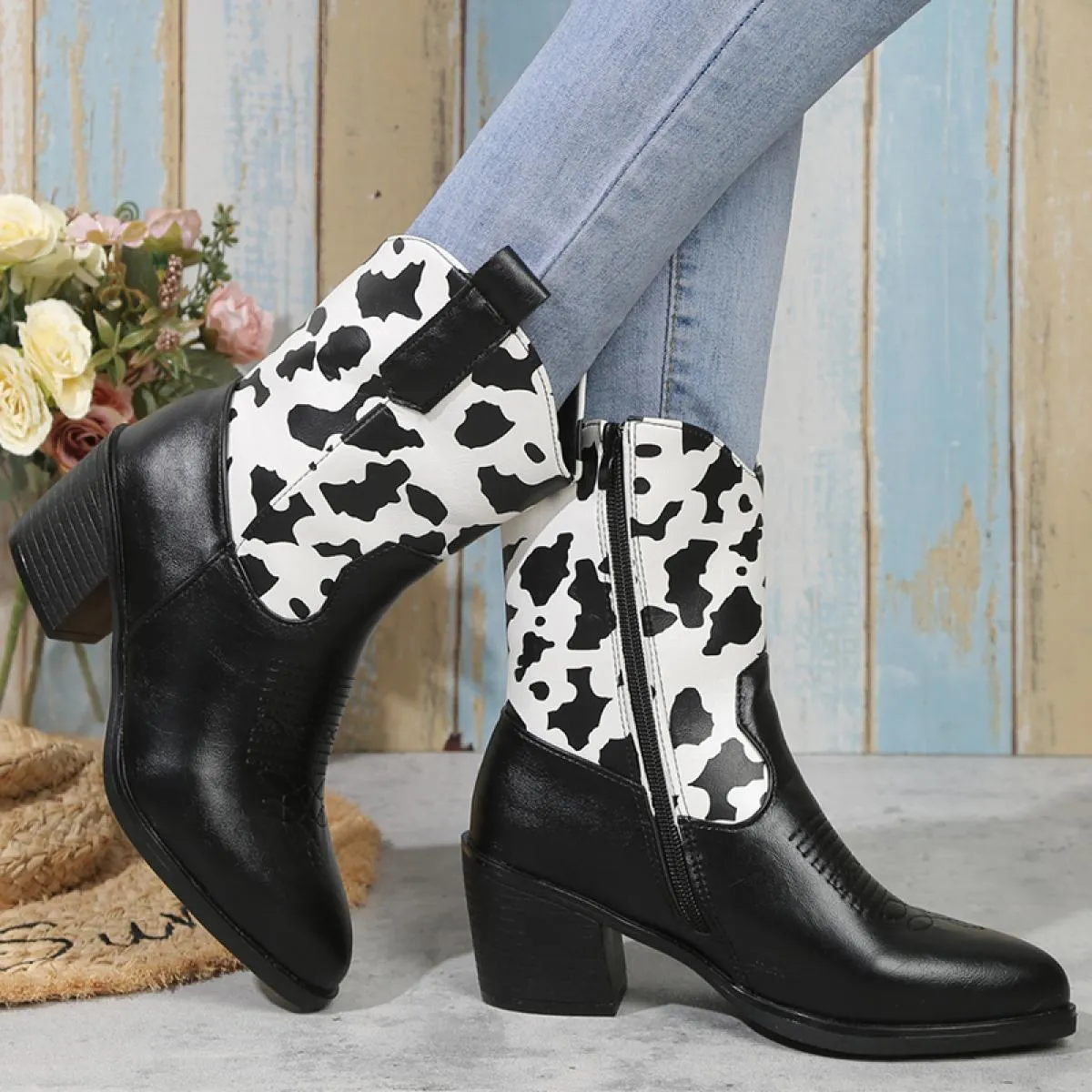 2023 Punta a punta New Chunky a metà polpaccio Chelsea Boots Donna Tacchi medi Moto Neve Botas Goth Inverno Designer Pumps Muje