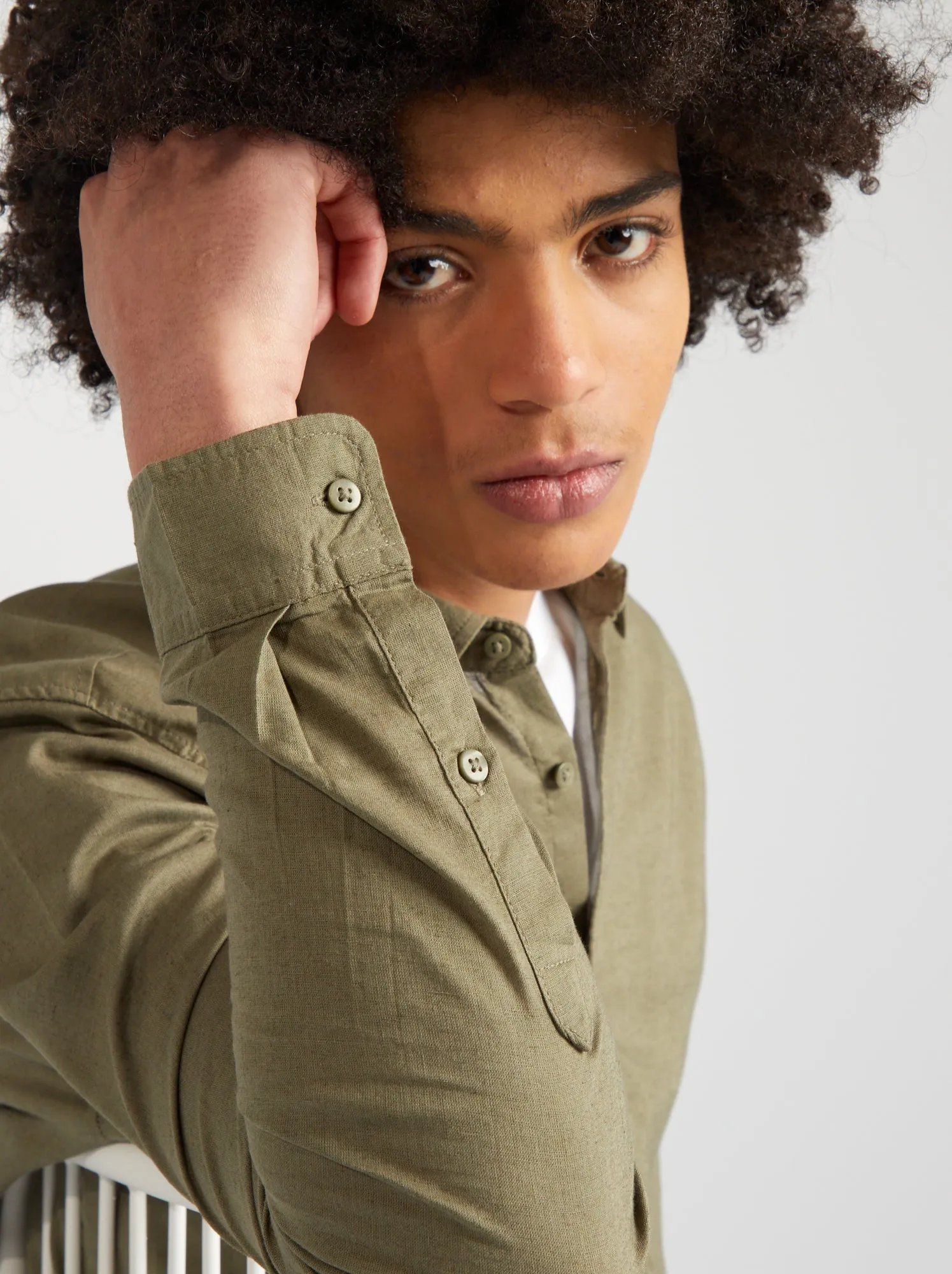 Camicia tinta unita in lino - VERDE