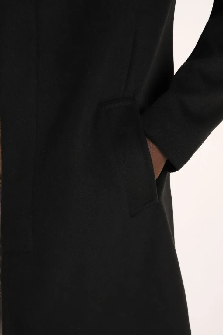 Cappotto monocolour con chiusura nascosta
