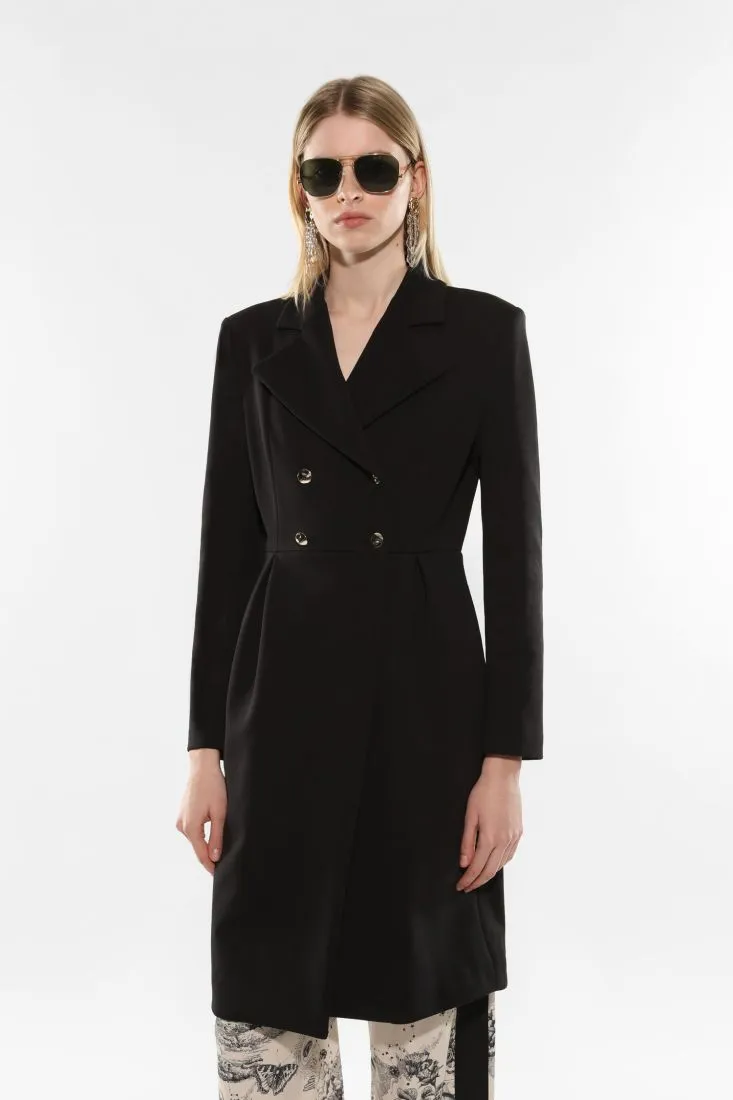 Cappotto sfiancato doppiopetto con bottoni dorati