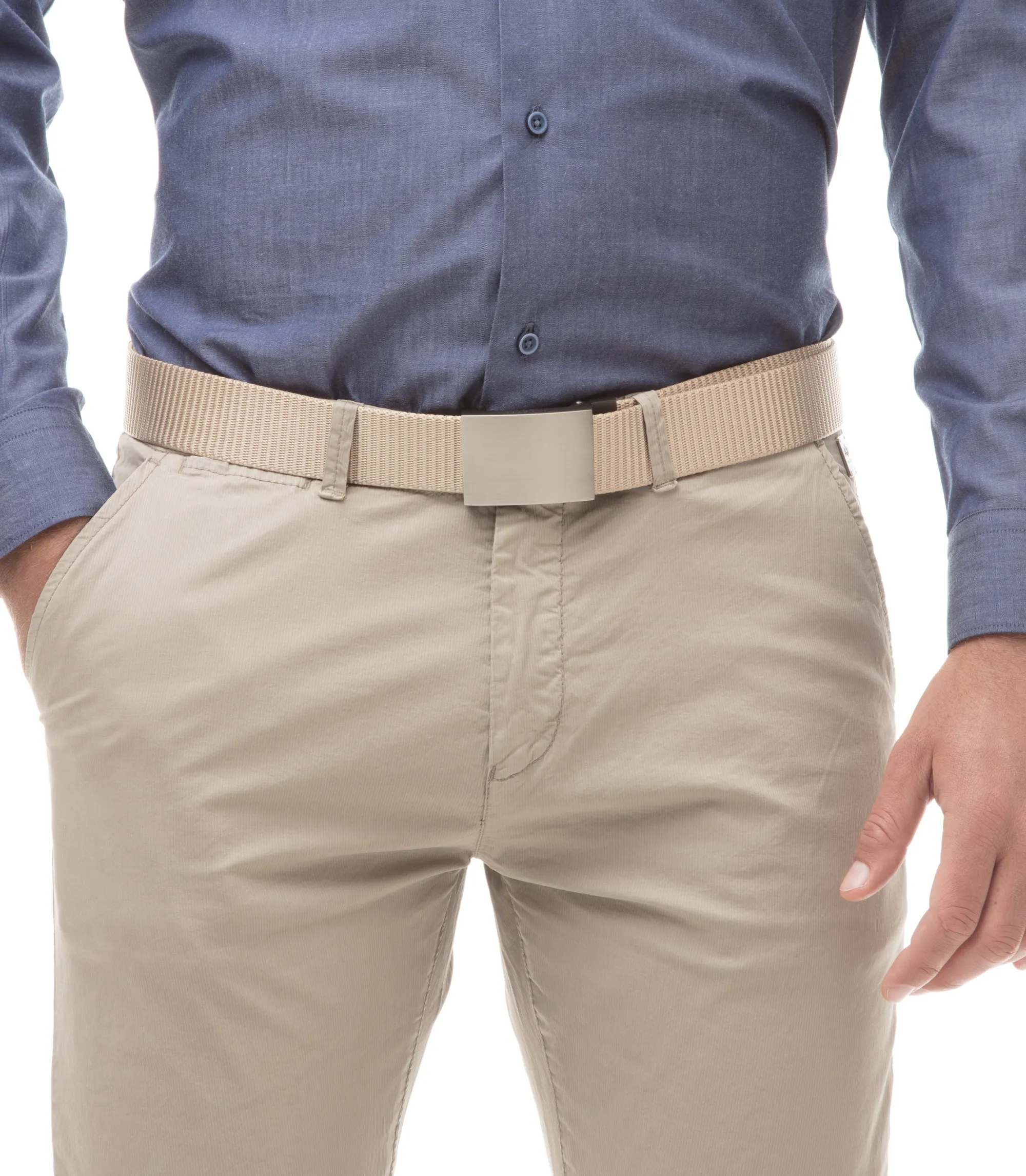 Cintura beige in tessuto intrecciato con fibbia a placca