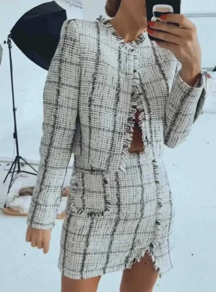 Completo elegante in tessuto bouclé