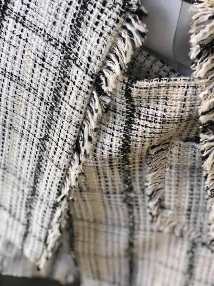 Completo elegante in tessuto bouclé