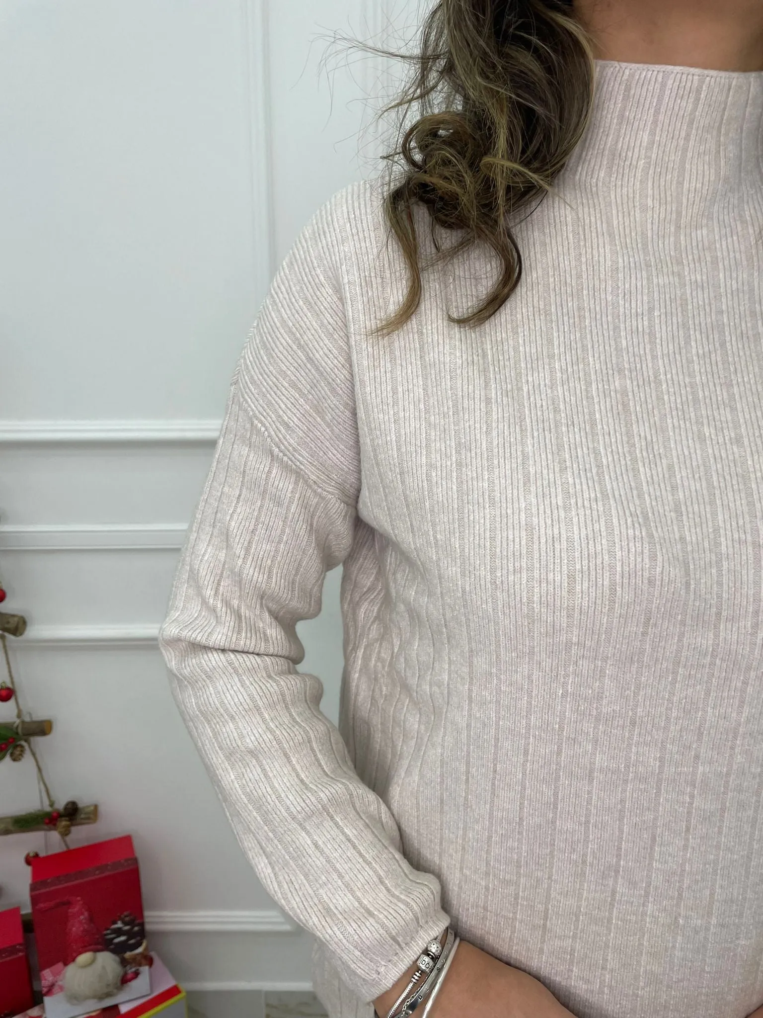 Coordinato 2 pezzi a coste con maglione collo alto