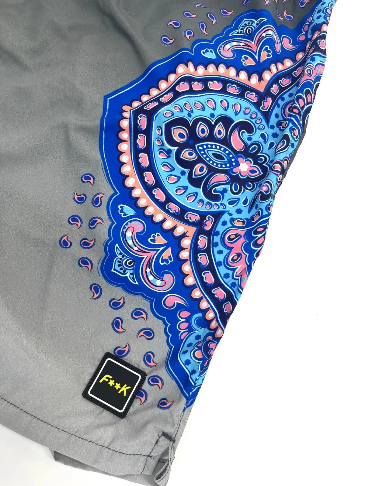 COSTUME GRIGIO CON FANTASIA IN TECHNO