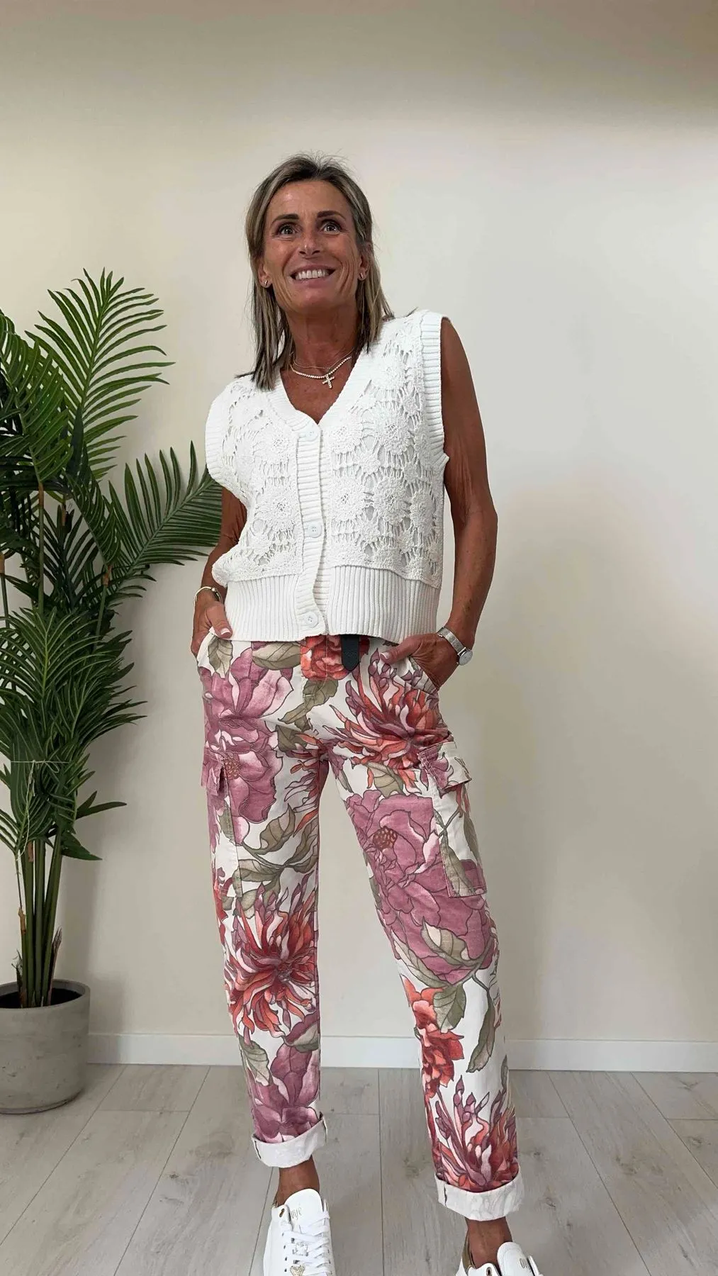 DAFNE - ZM37000P28 - GILET 100% COTONE, RICAMO PIZZO MACRAME' SOVRAPPOSTO