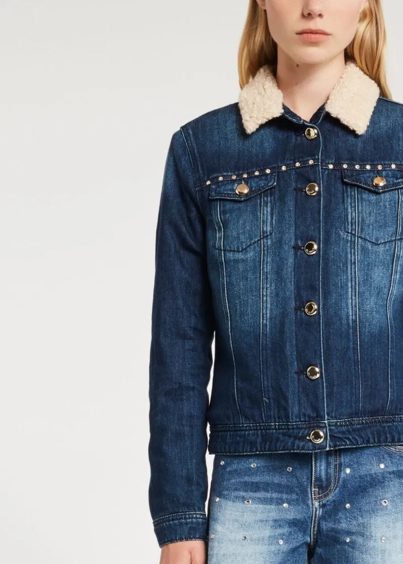 Giubbotto in denim con borchie