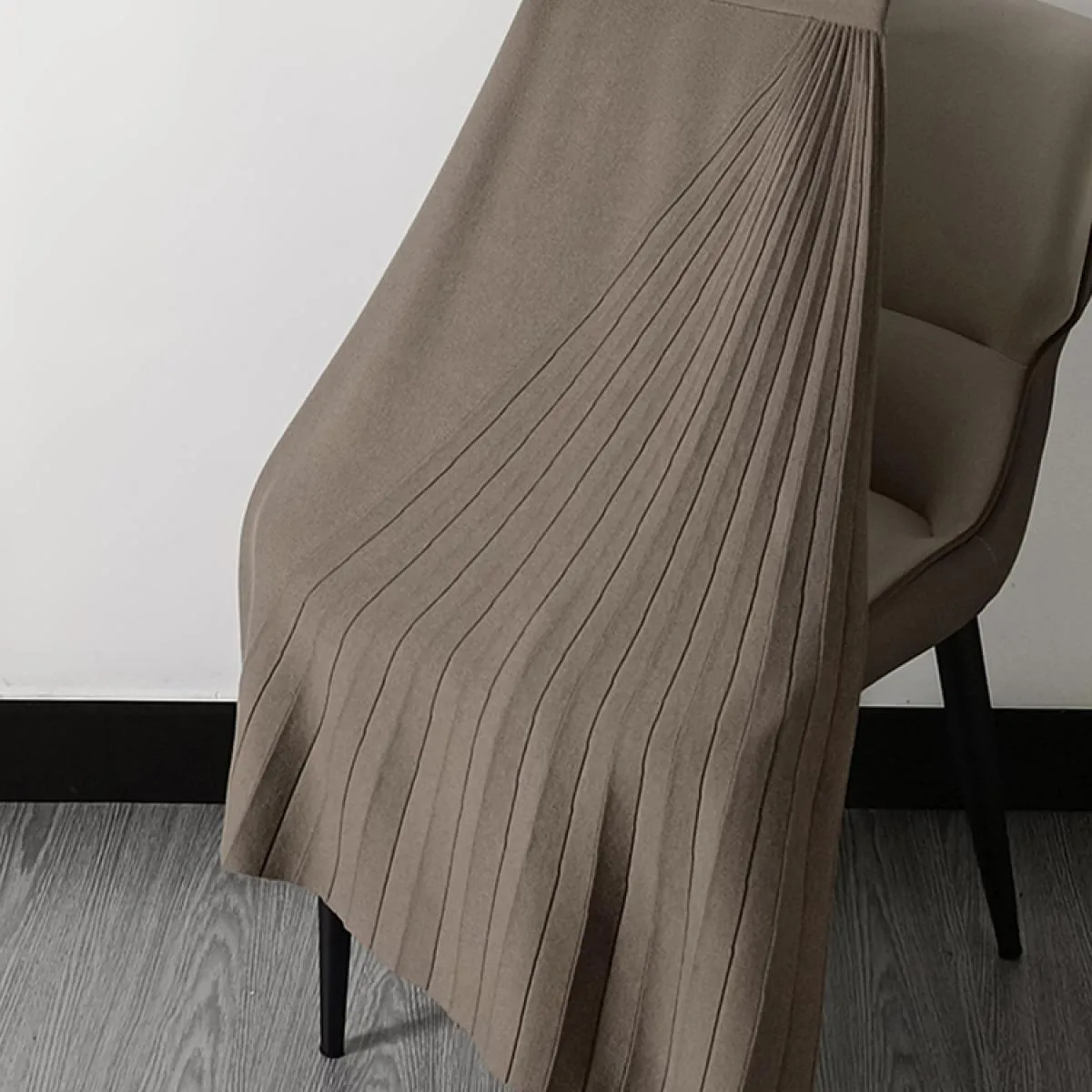 Gonna asimmetrica nera Gonna invernale invernale Gonne lunghe in lana dal design elastico da donna