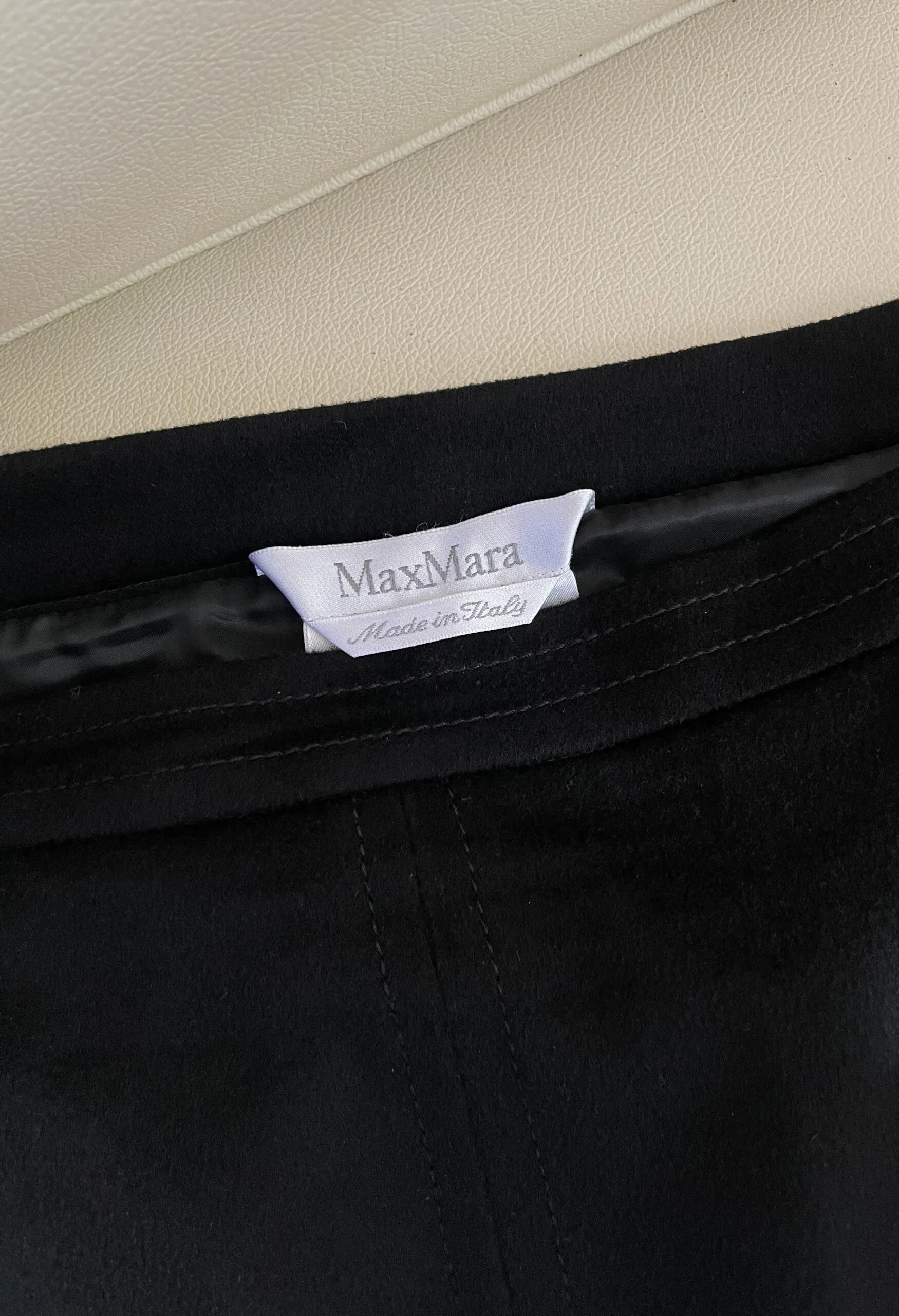 Gonna svasata in pura lana nera MaxMara vintage