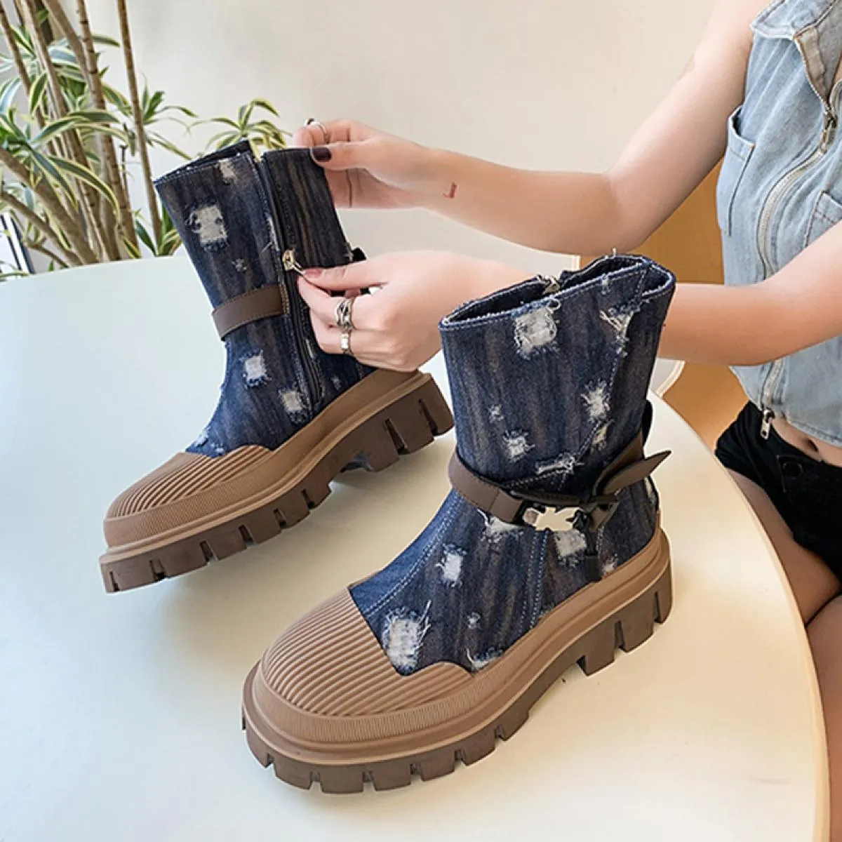 Luxury Brand New Winter Stivali da moto Scarpe da donna Stivali Chelsea in denim 2023 Moda Tacchi medi Décolleté da gladiatore L