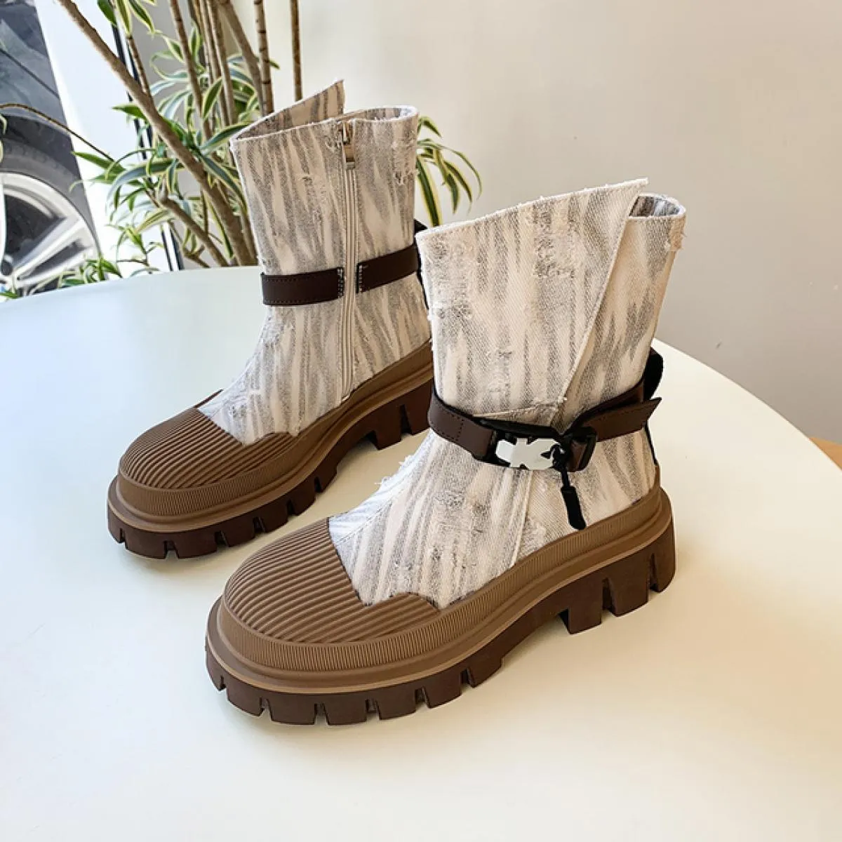 Luxury Brand New Winter Stivali da moto Scarpe da donna Stivali Chelsea in denim 2023 Moda Tacchi medi Décolleté da gladiatore L