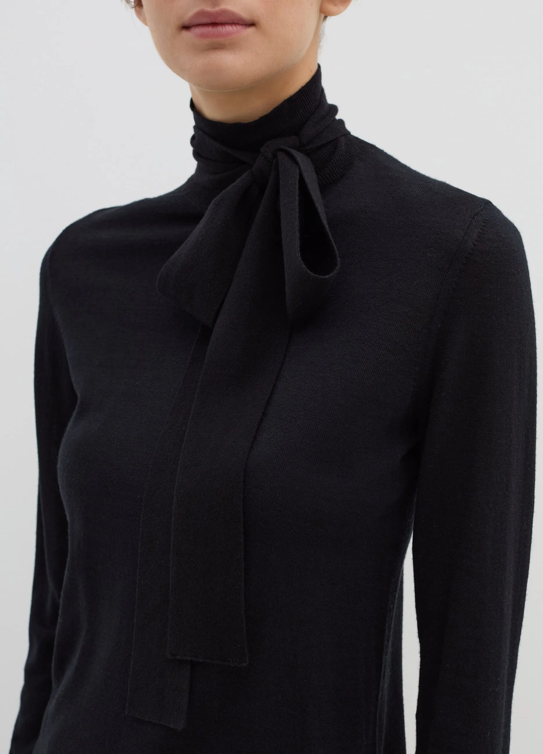 Maglia a collo alto con foulard