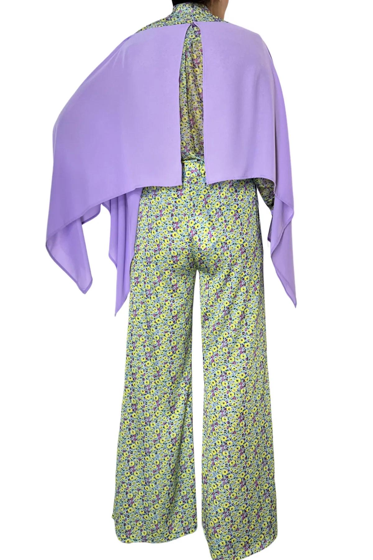 Mantella donna poncho asimmetrica in chiffon scollo fa si che il capo possa essere indossato con spalla scoperta