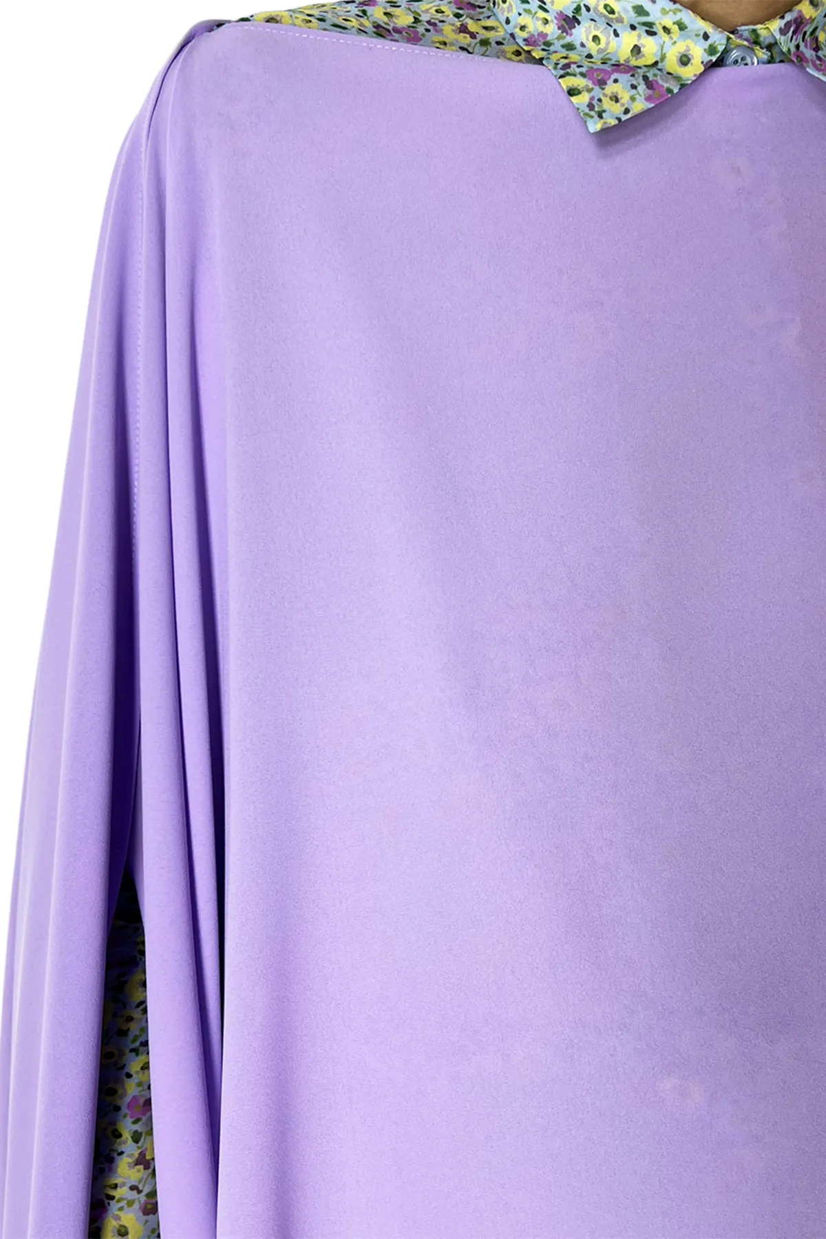 Mantella donna poncho asimmetrica in chiffon scollo fa si che il capo possa essere indossato con spalla scoperta
