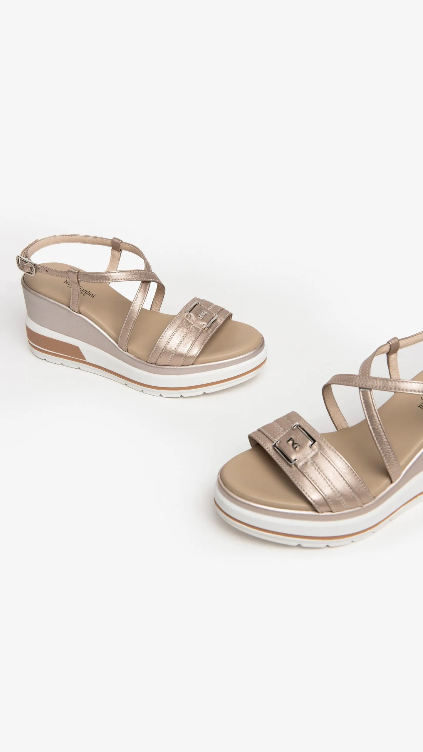 Nero Giardini E307700D-675 sandalo zeppa beige oro
