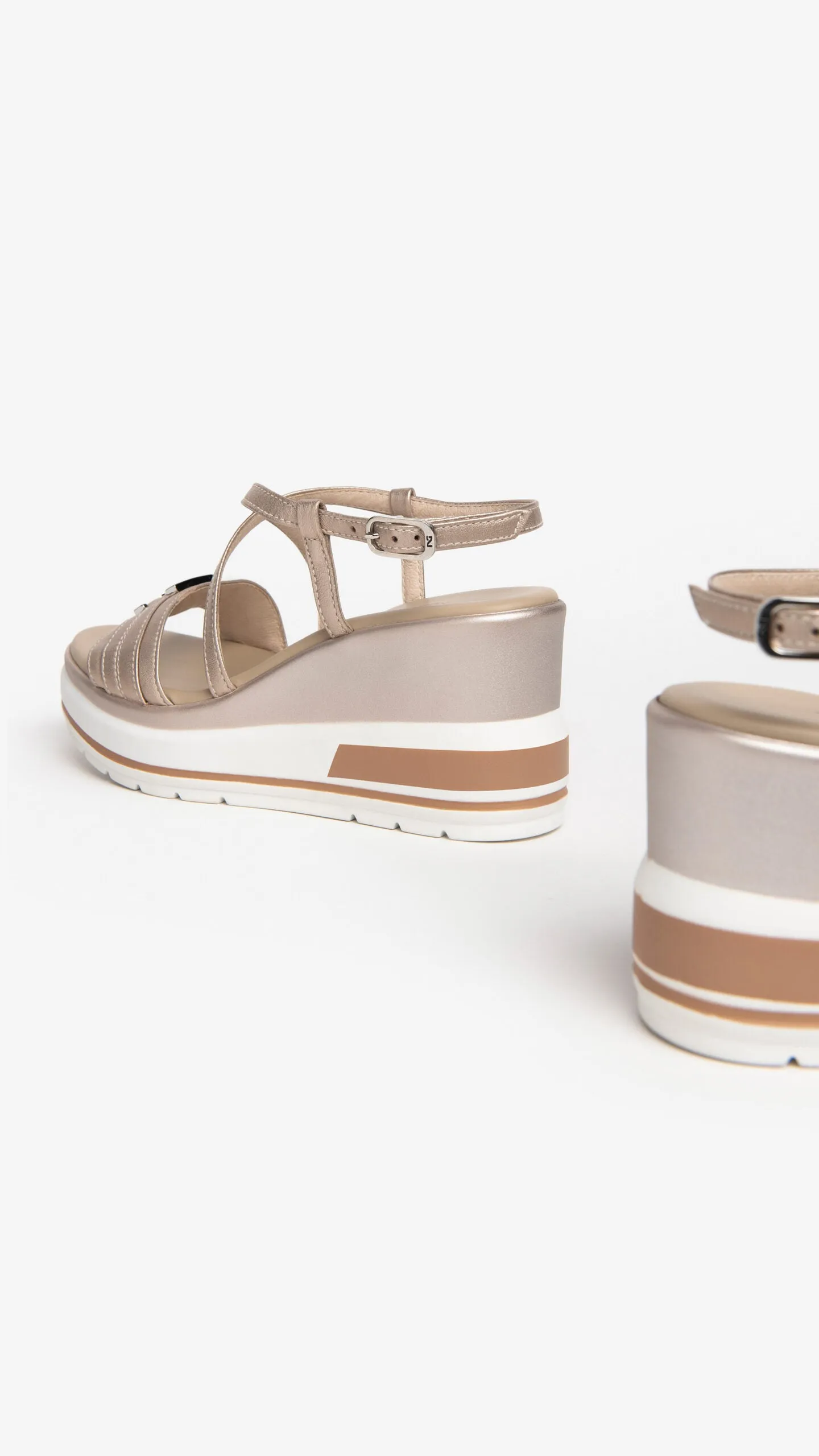 Nero Giardini E307700D-675 sandalo zeppa beige oro