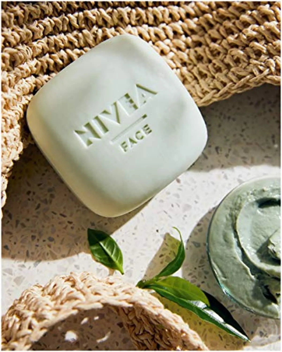 NIVEA MagicBar - Detergente per il viso fisso, anti-impurità (75 g), pulisce e opacizza la pelle, cosmetico naturale certificato