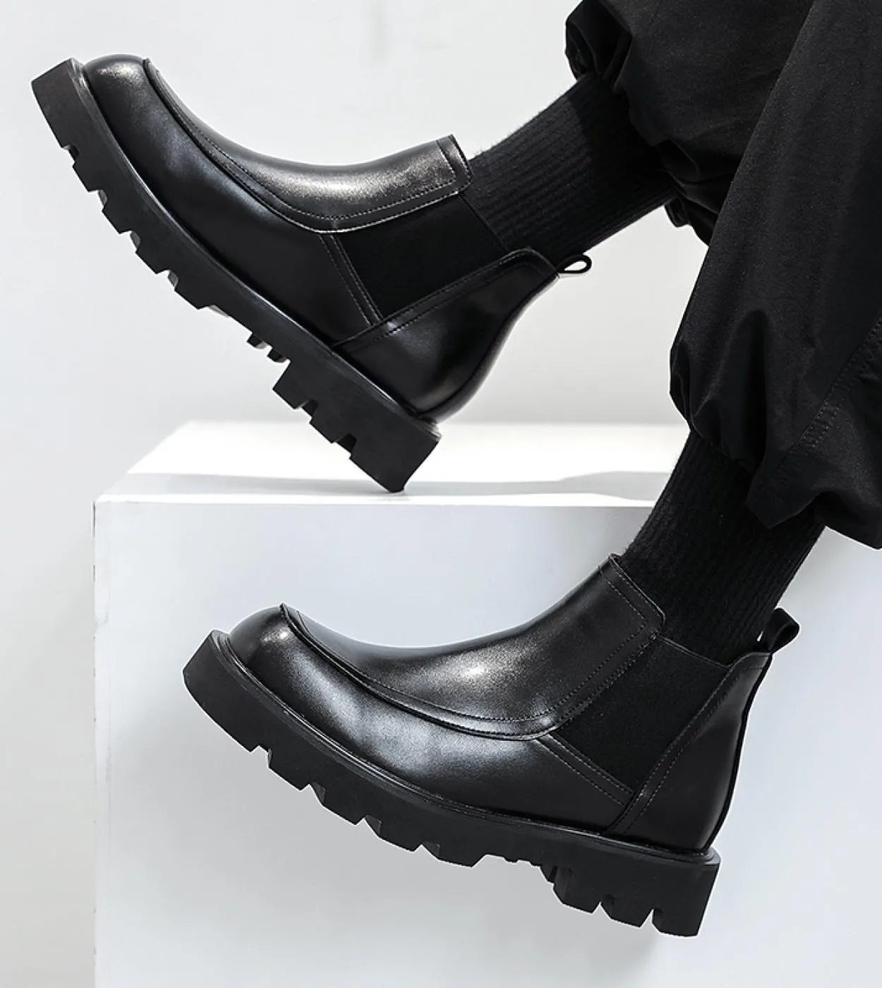Nuovi stivali di pelle Chelsea di marca di lusso Abito scarpe da sposa a testa quadrata Stivali casual di moda in vera pelle Sti