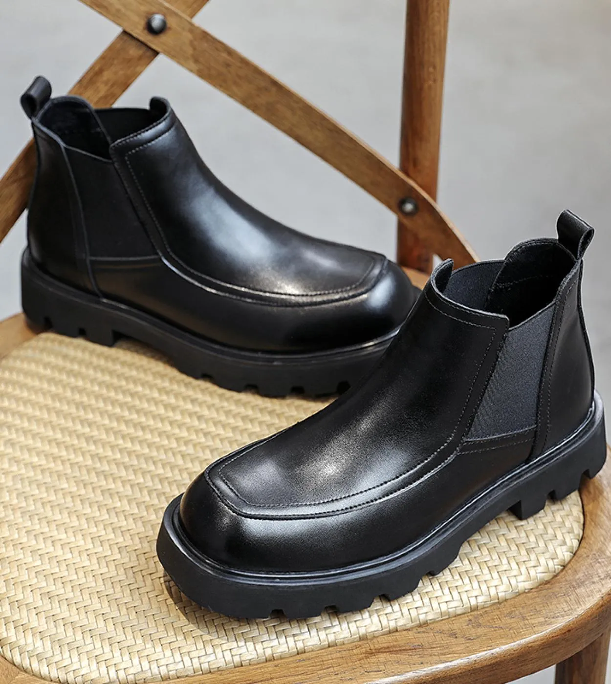 Nuovi stivali di pelle Chelsea di marca di lusso Abito scarpe da sposa a testa quadrata Stivali casual di moda in vera pelle Sti