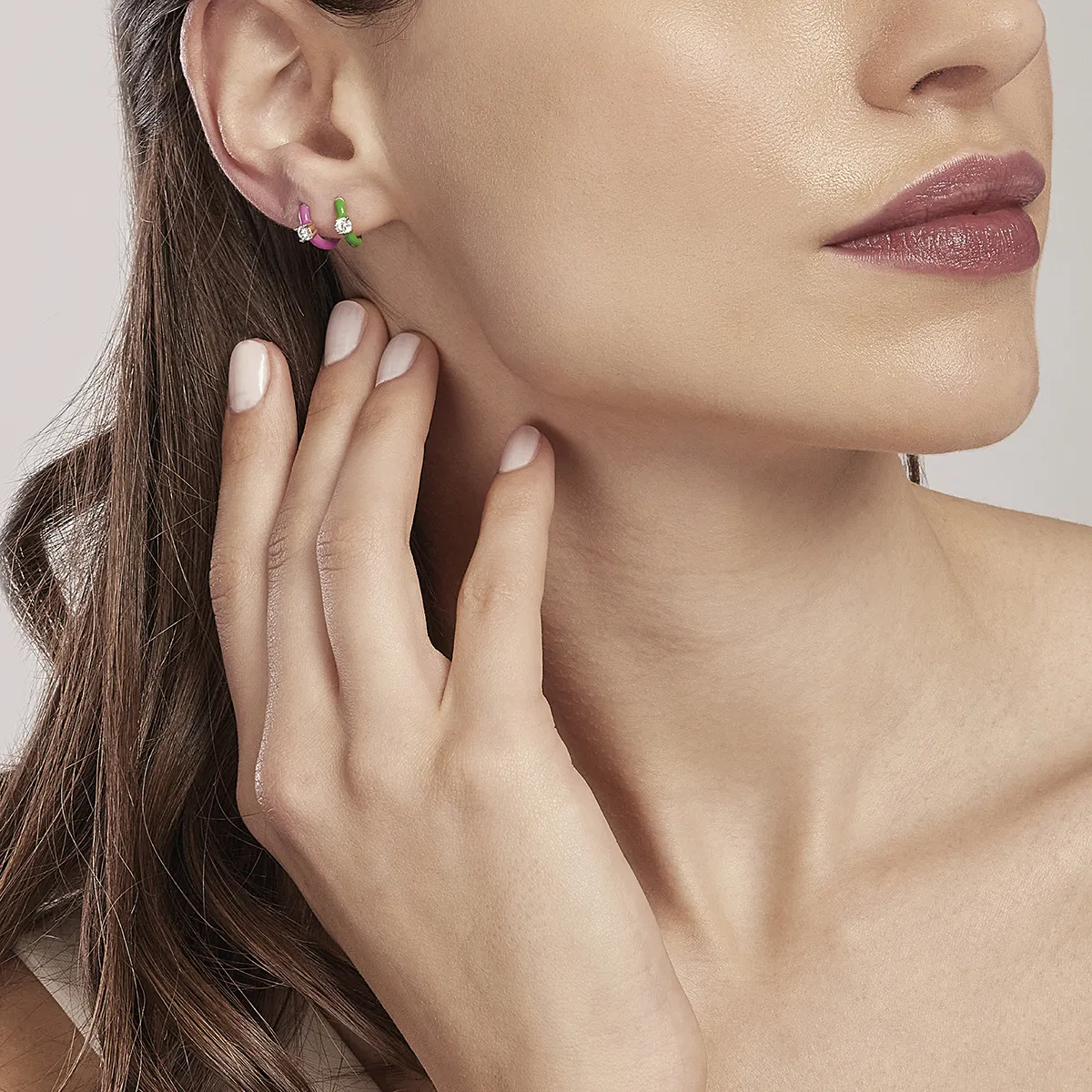 Orecchini Cerchietto Smaltato Rosa con Zircone Donna Mabina