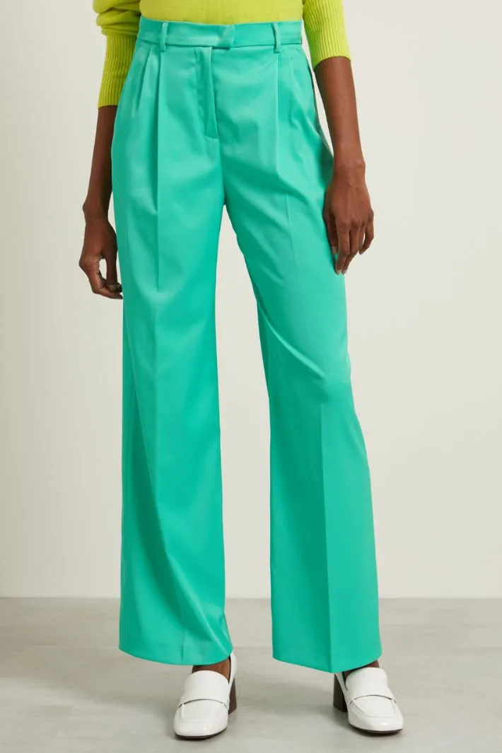 Pantaloni a palazzo con pinces