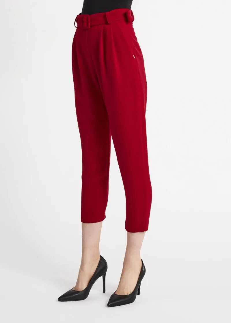 Pantaloni carrot fit a vita alta