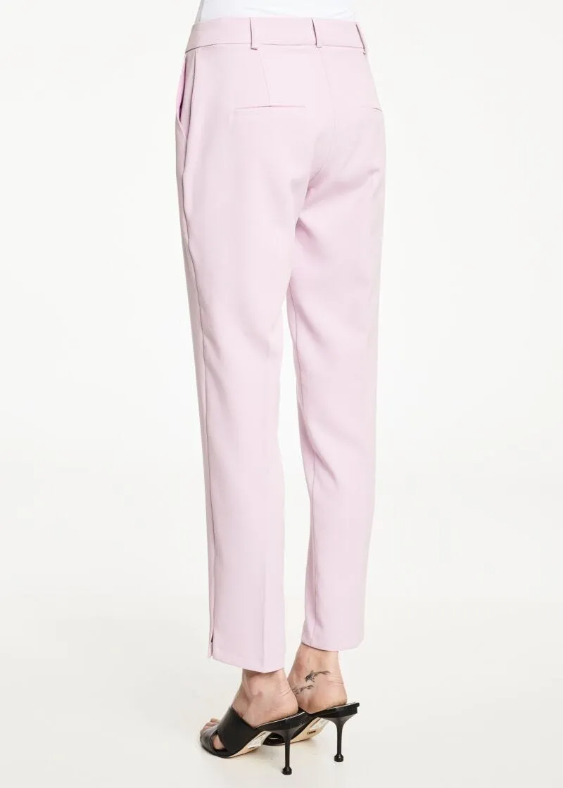 Pantaloni con piega stirata