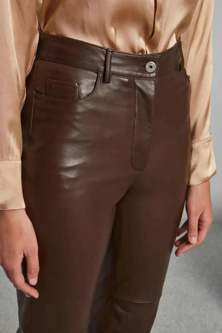 Pantaloni flare in nappa