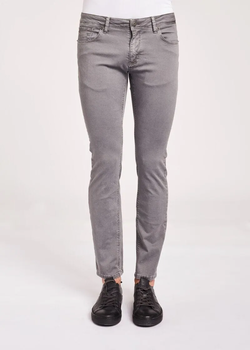Pantaloni slim in gabardina stretch
