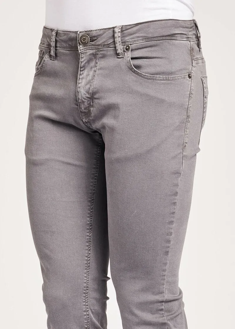 Pantaloni slim in gabardina stretch