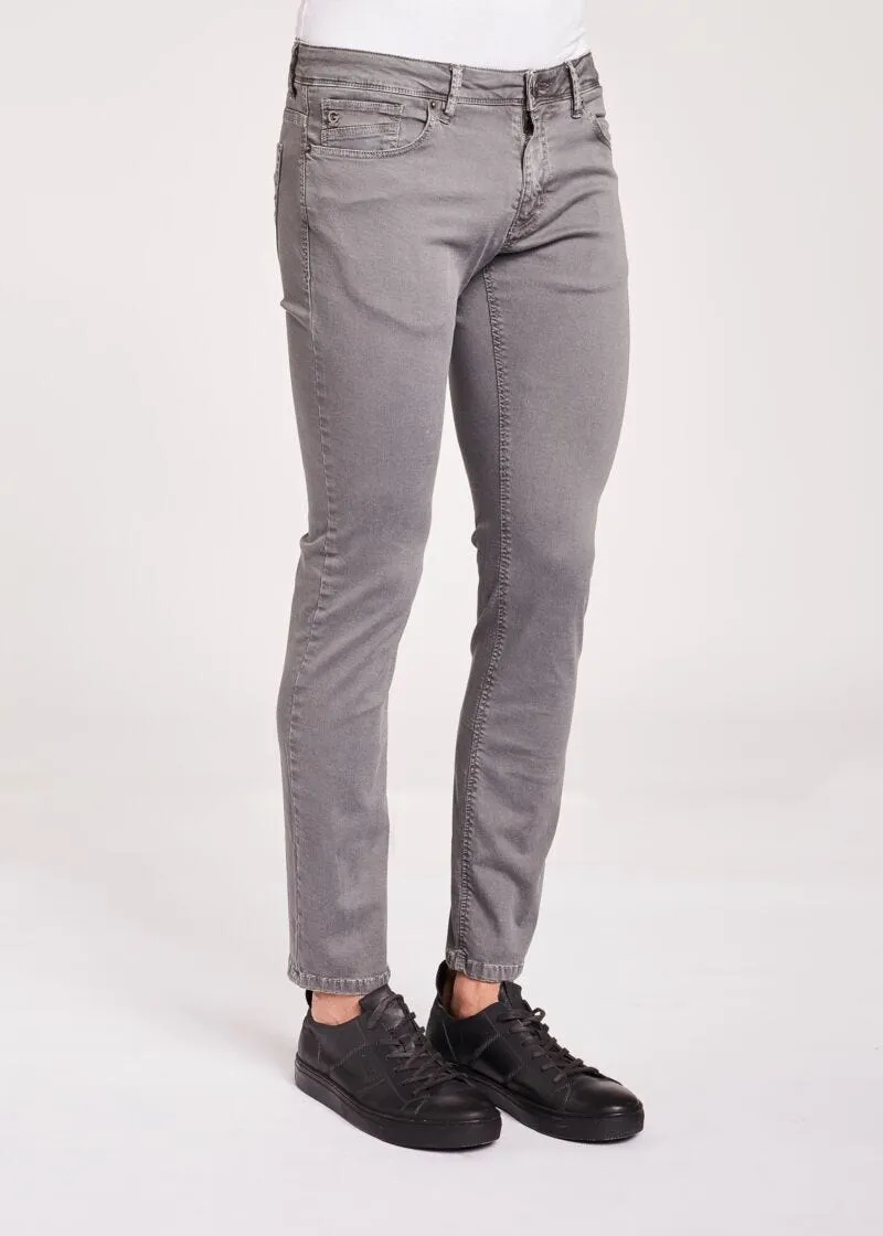 Pantaloni slim in gabardina stretch