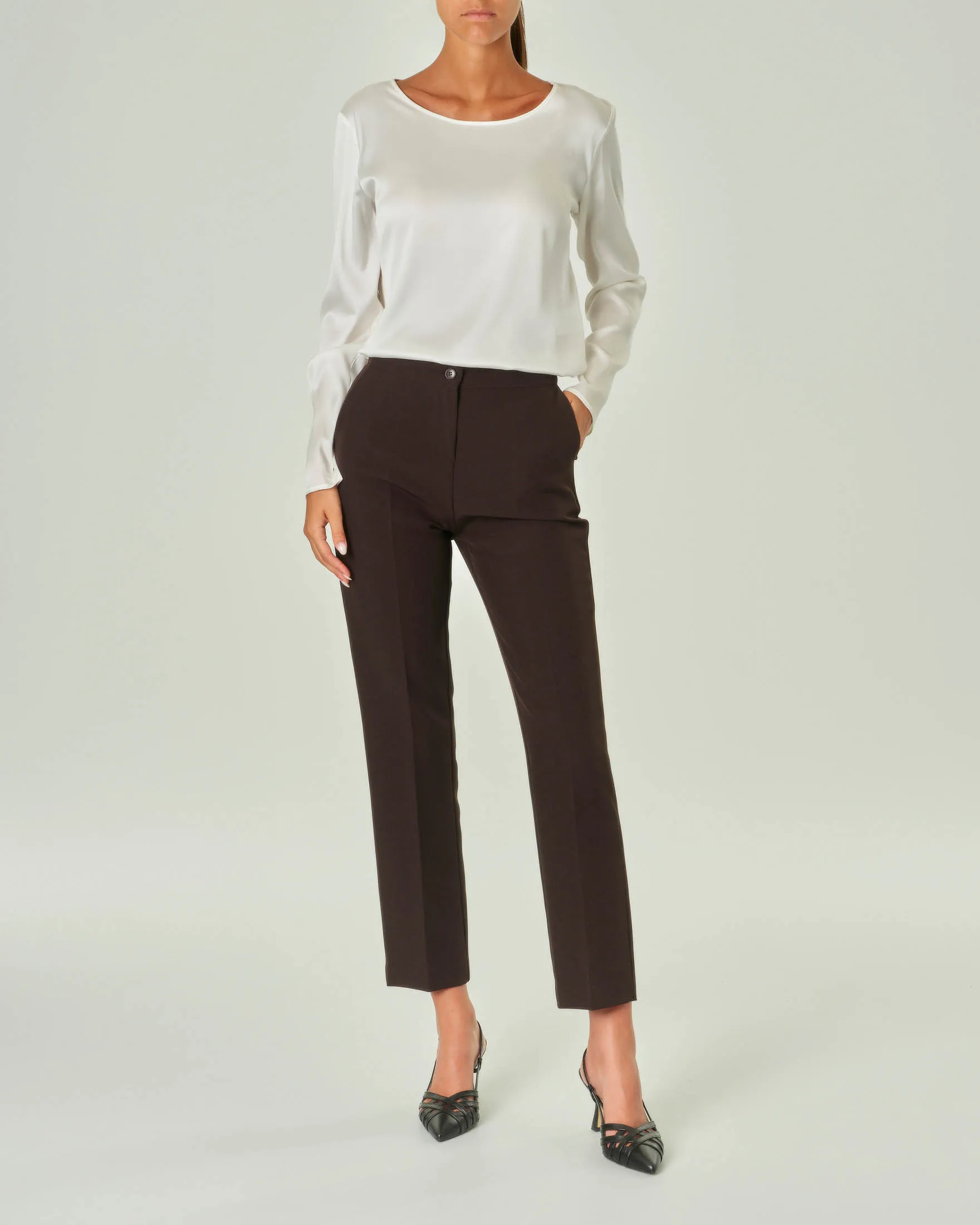 Pantaloni slim neri in tessuto stretch con tasche americane