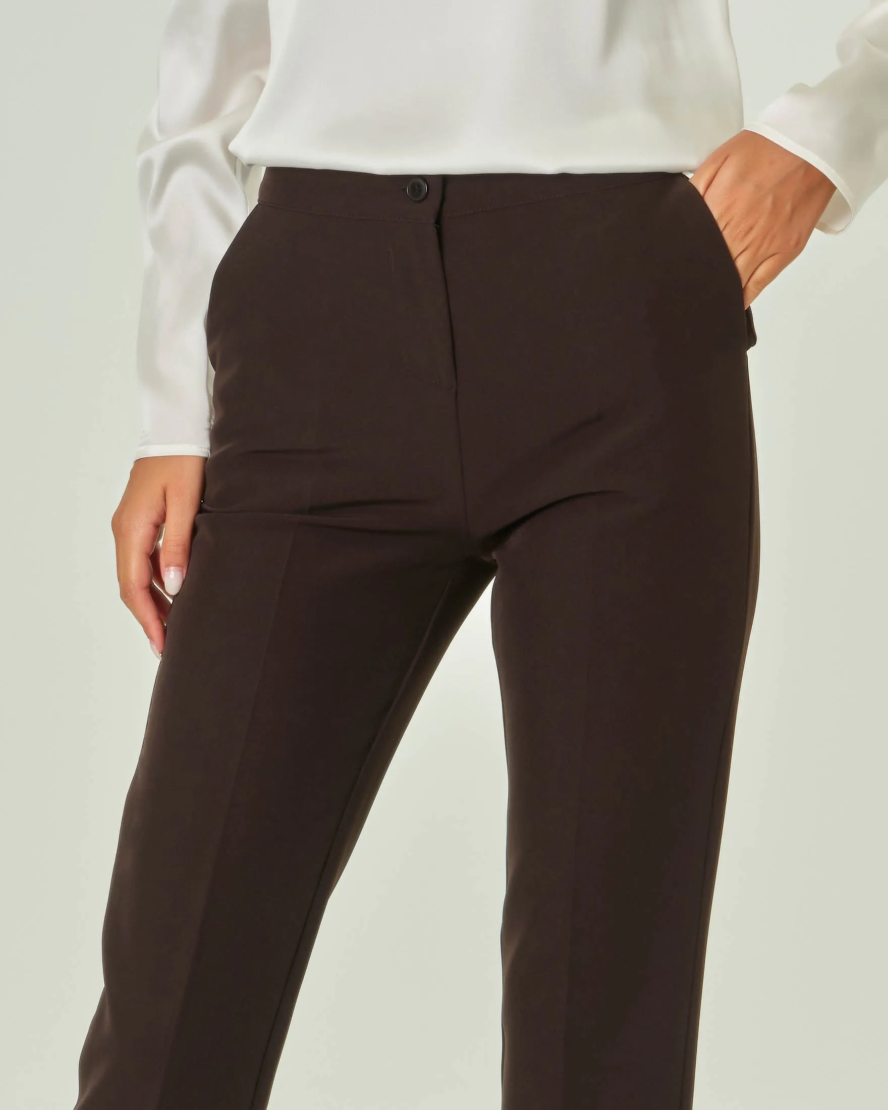 Pantaloni slim neri in tessuto stretch con tasche americane