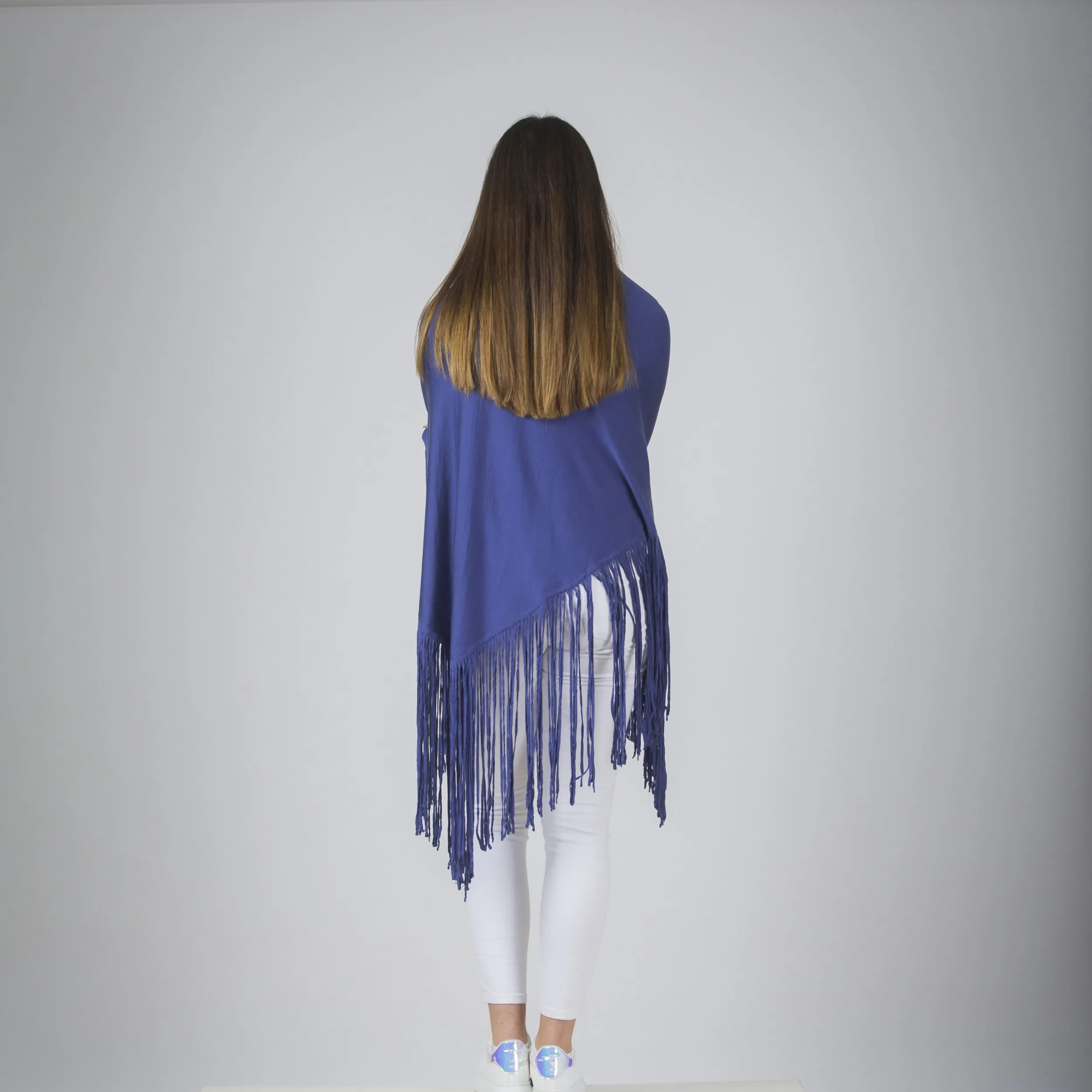 Poncho con frange in seta e cotone