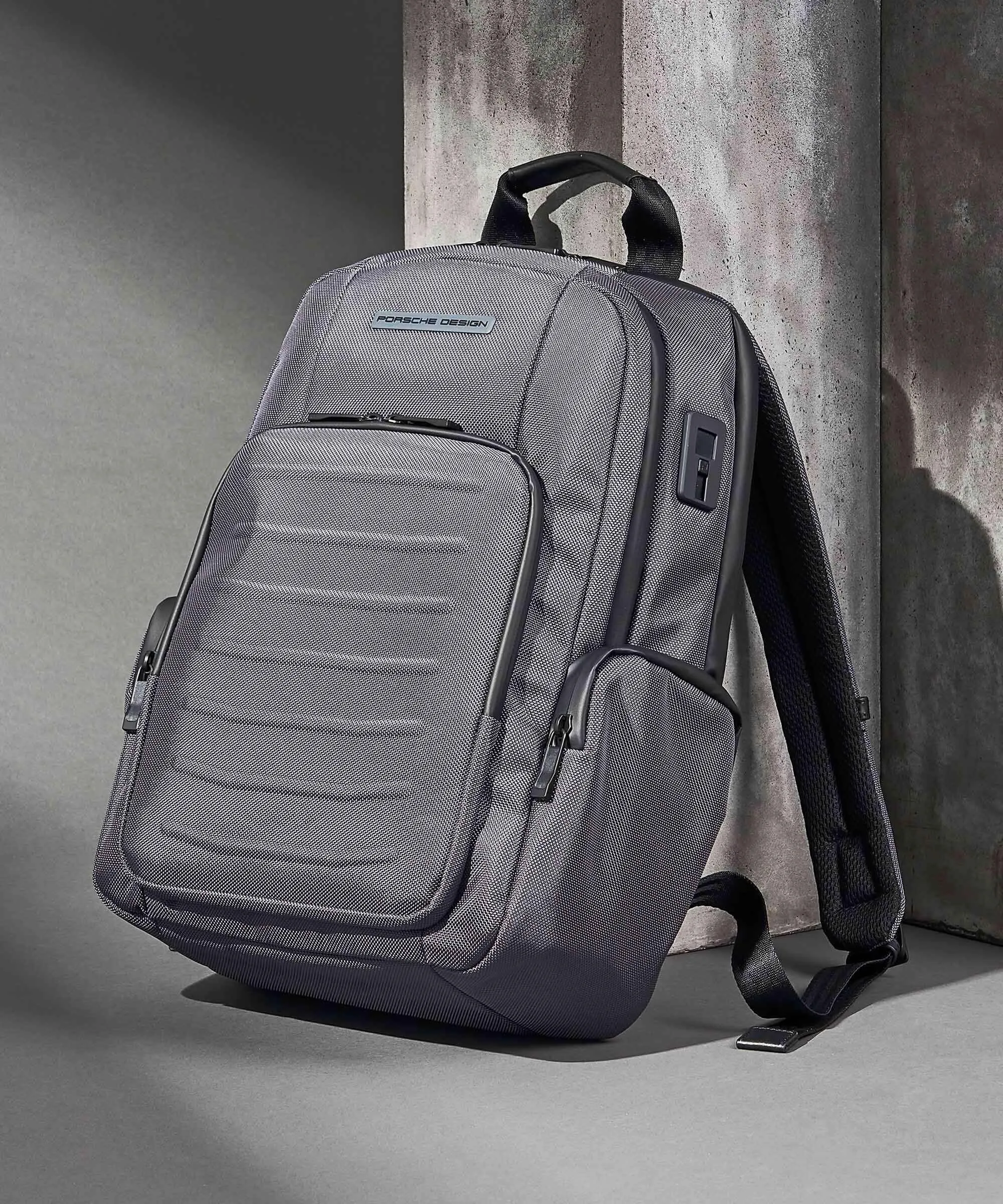  Porsche Design Roadster Pro M1 Zaino 15″ nylon antracite  