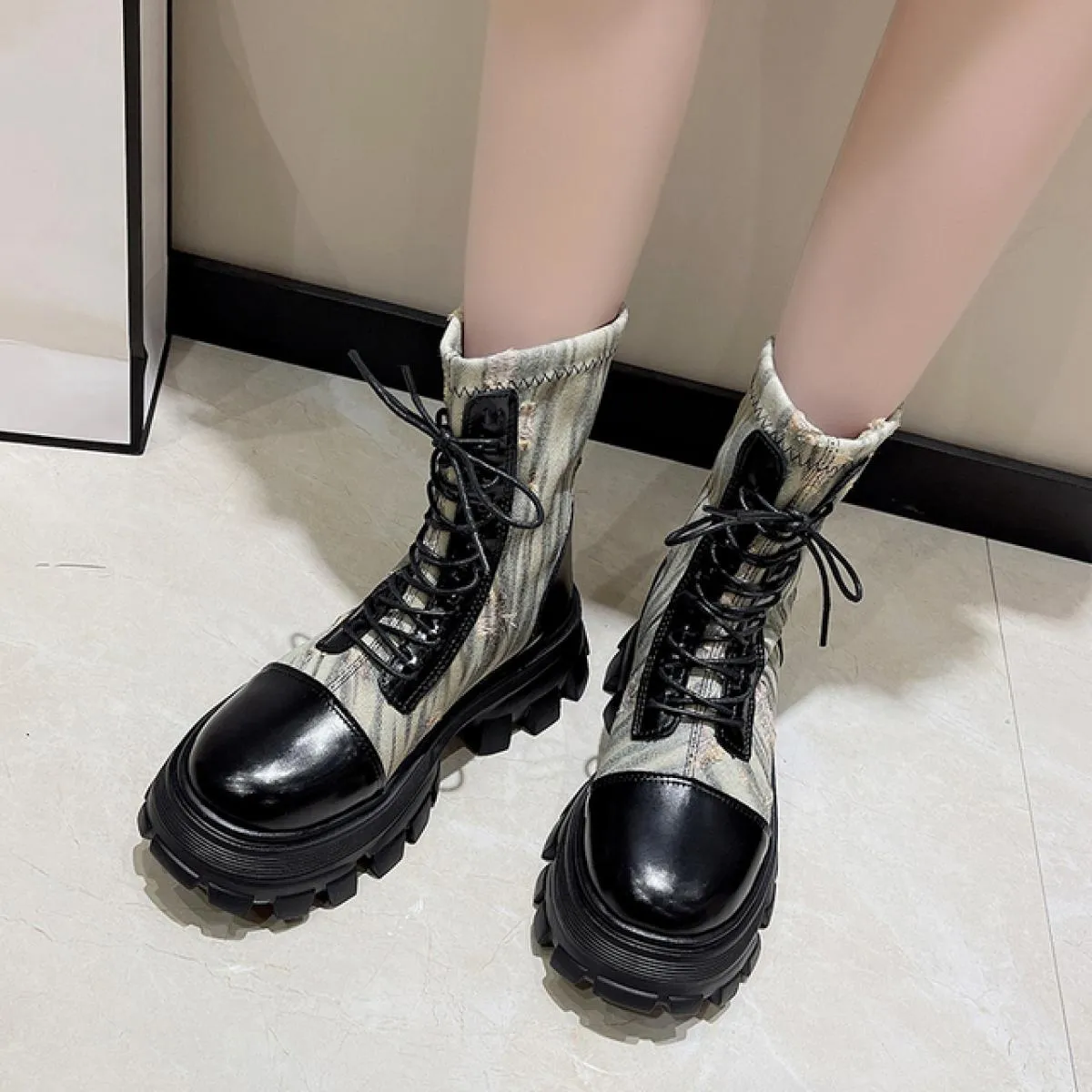 Scarpe con plateau da donna stivali Chelsea con tacco medio inverno 2023 stivali da moto moda nuova tendenza Goth Casual Lace Up