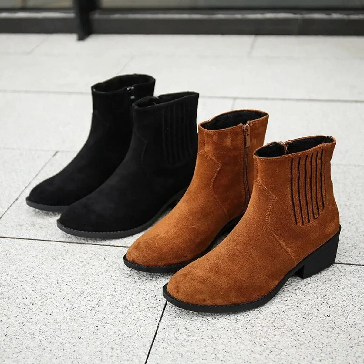 Scarpe da donna 2023 Stivali Chelsea da donna alla moda Stivali corti Scarpe basse comode in pelle naturale Prodotti di moda aut