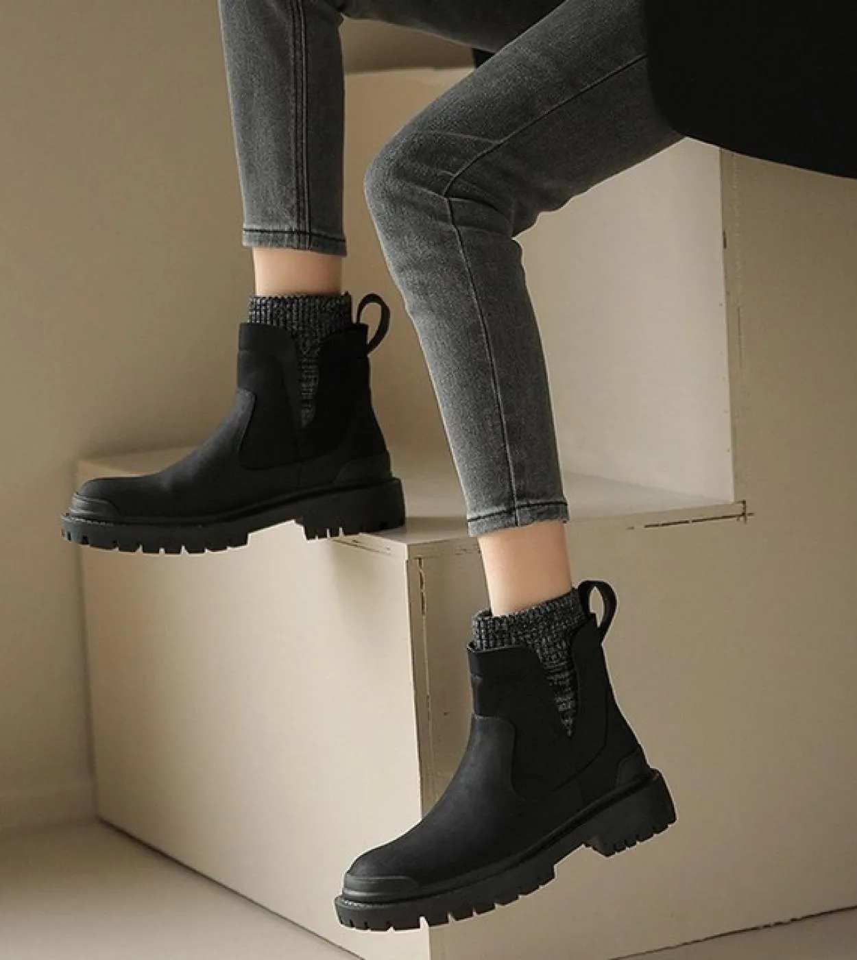 Scarpe da donna di marca Chelsea Punta tonda Stivali Stivali Moda donna Caviglia Lolita Gomma 2022 Med Rock Hoof Heels Lace Up