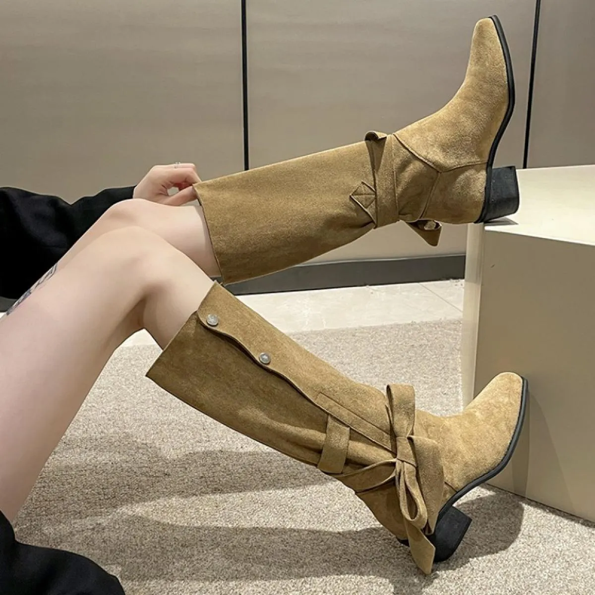 Stivali Chelsea alti al ginocchio in pelle scamosciata Scarpe con tacco medio da donna Bow Winter Fad Chunky Casual Pumps 2023 N