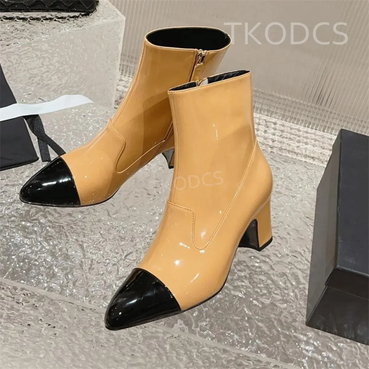 Stivali Chelsea con punta tonda e tacco alto di marca, da donna, in vera pelle verniciata, alla caviglia, Botas, da donna, con c