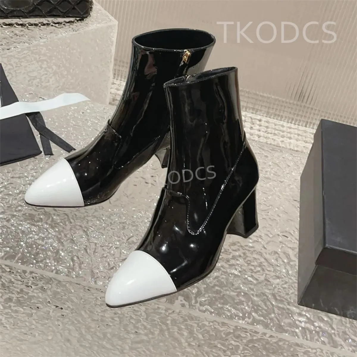 Stivali Chelsea con punta tonda e tacco alto di marca, da donna, in vera pelle verniciata, alla caviglia, Botas, da donna, con c
