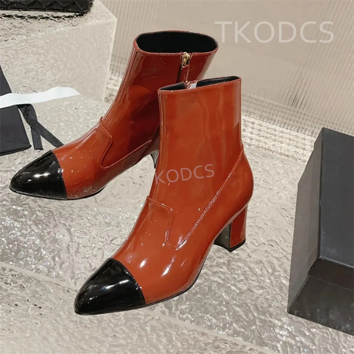 Stivali Chelsea con punta tonda e tacco alto di marca, da donna, in vera pelle verniciata, alla caviglia, Botas, da donna, con c